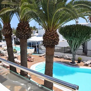 ** Aparthotel Tulipanes Spain